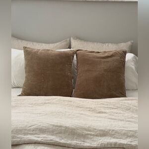 Pottery Barn Everywhere Velvet Pillow Cover Taupe 20 X 20